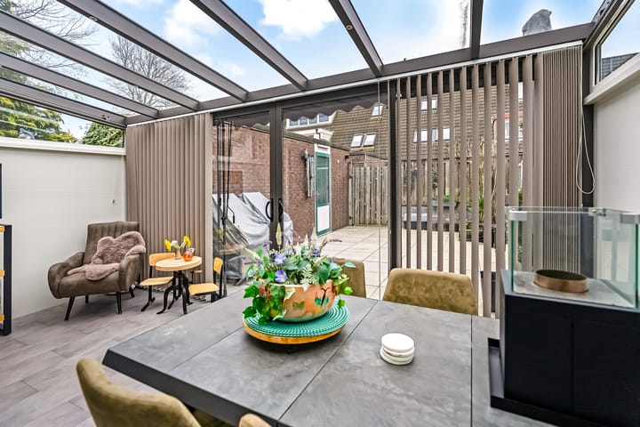 Photo 9 of Aarstraat 10