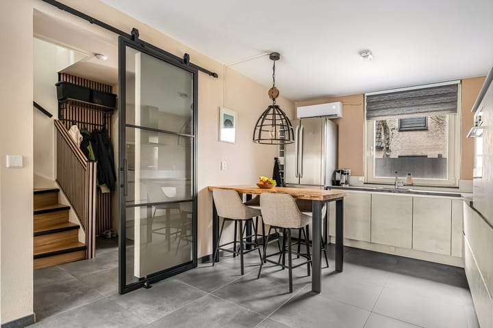 Photo 19 of Aarstraat 10