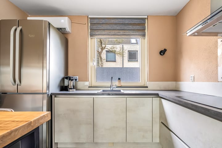 Photo 20 of Aarstraat 10