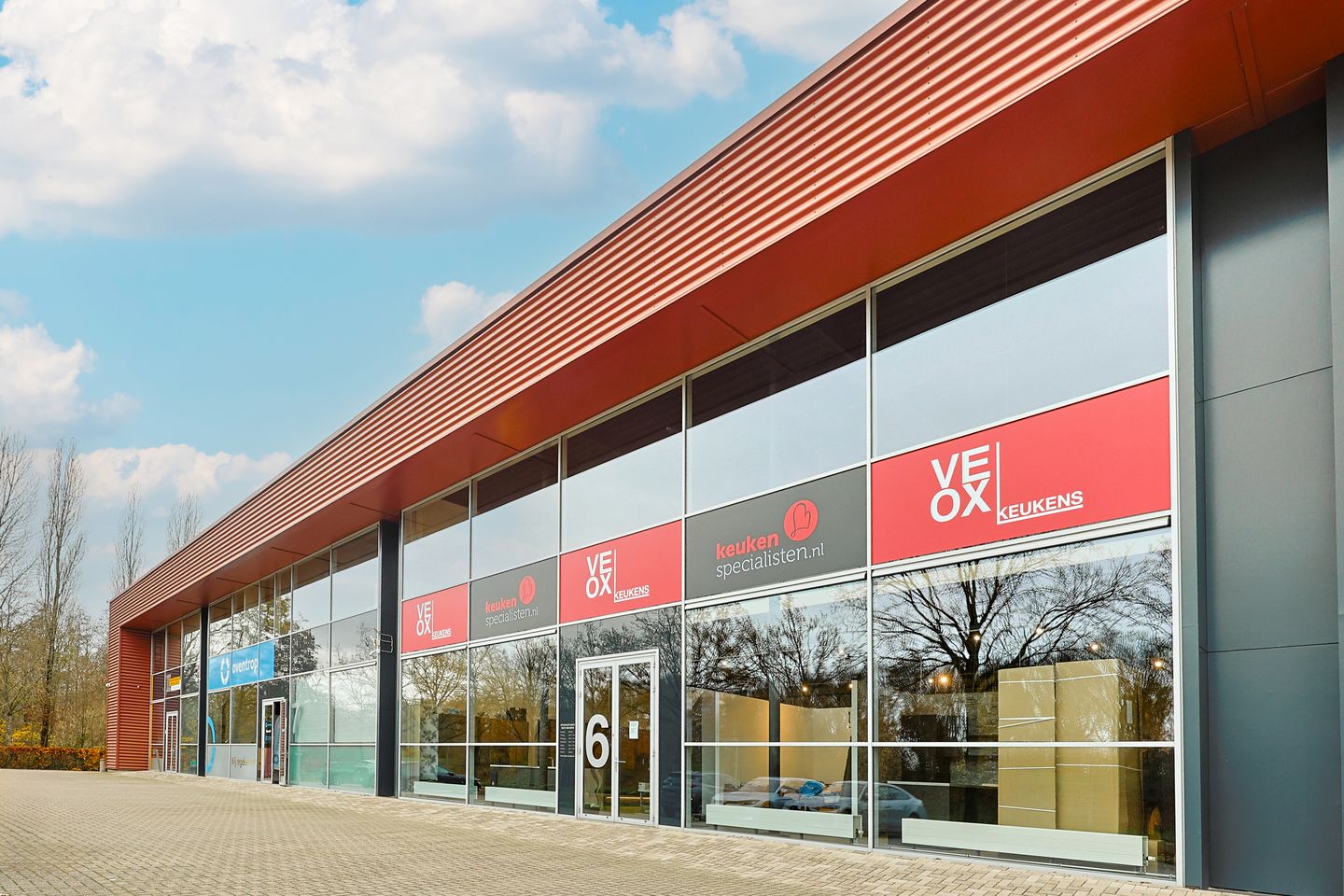 View photo 2 of Gessel 6