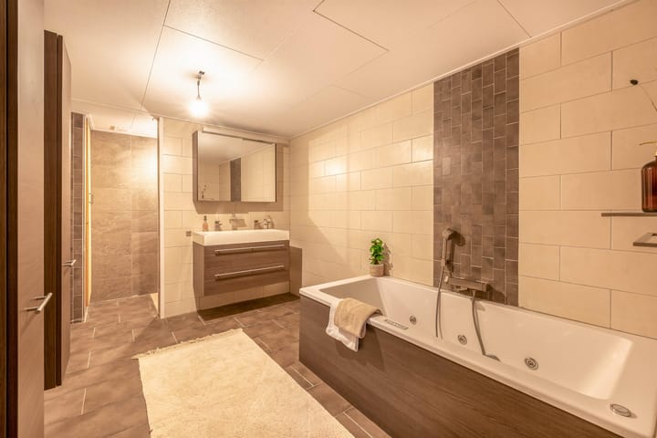 Photo 20 of Broekstraat 24-A