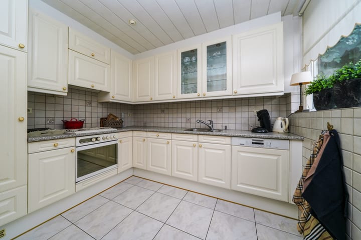 Photo 19 of Bilderdijkstraat 42