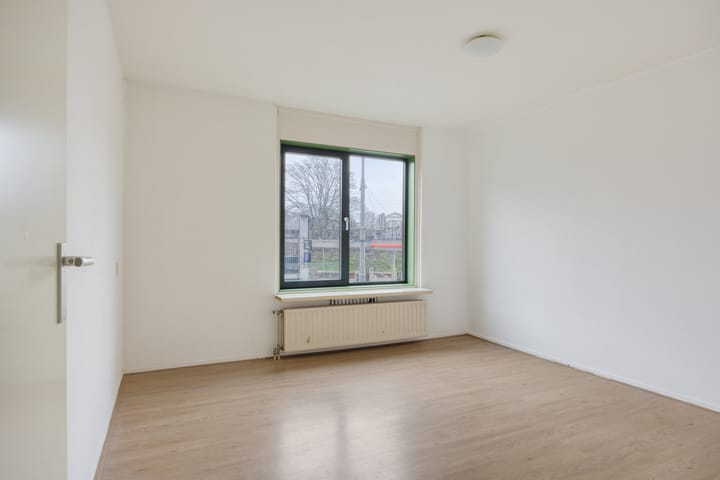 Photo 12 of Ir J.P. van Muijlwijkstraat 302