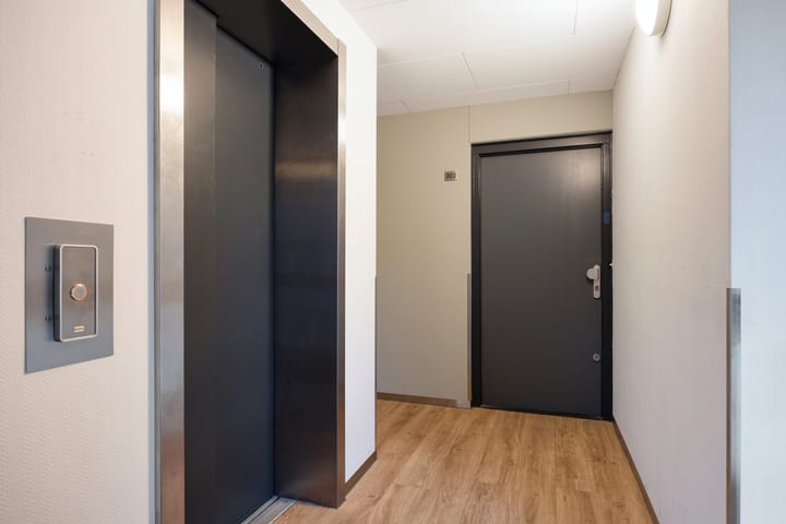 Photo 20 of Ir J.P. van Muijlwijkstraat 302