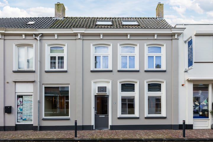 Dorpsstraat 23