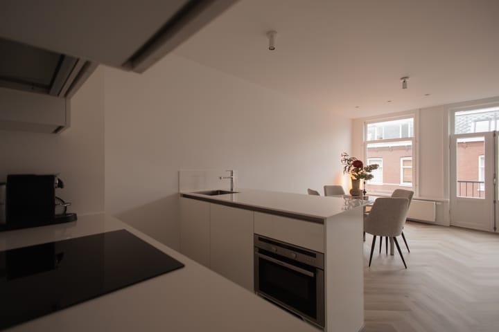 Photo 12 of Elisabeth Wolffstraat 59-3