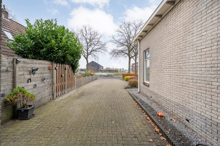 Foto 15 van Burg.Backxlaan 277