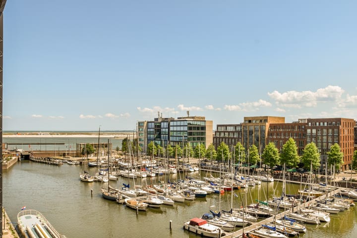 Foto 37 van Krijn Taconiskade 469