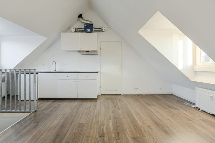 Photo 2 of Dr. Ariënsplein 27-C1