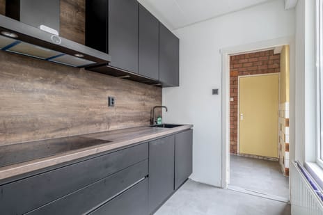 F.W. Reitzstraat 2 tertiary image