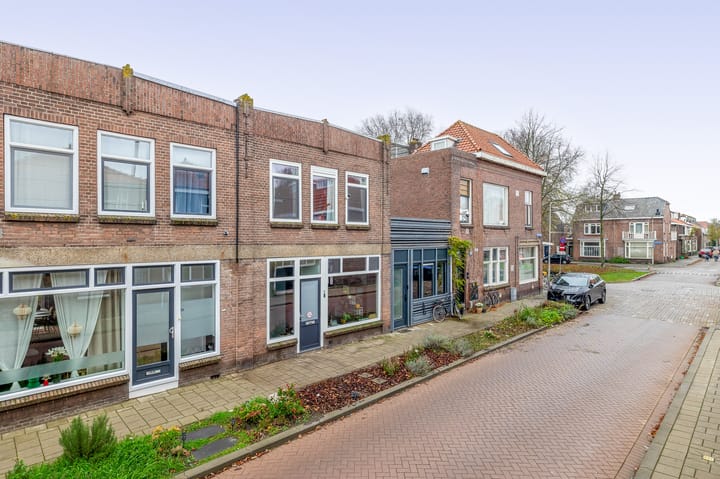 Photo 4 of F.W. Reitzstraat 2