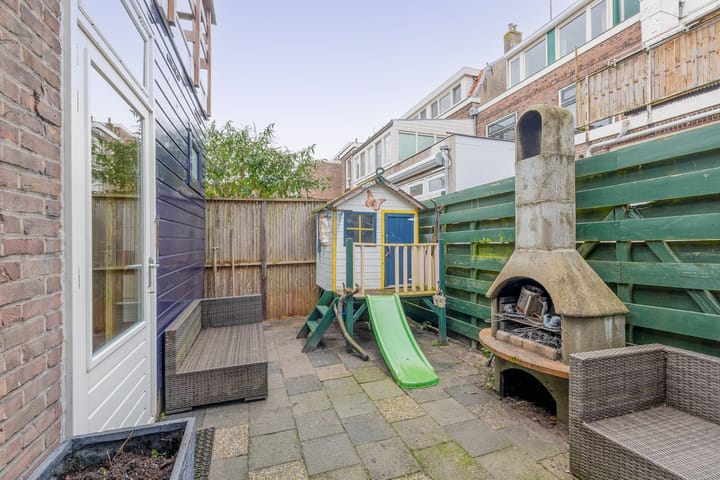 Photo 15 of F.W. Reitzstraat 2