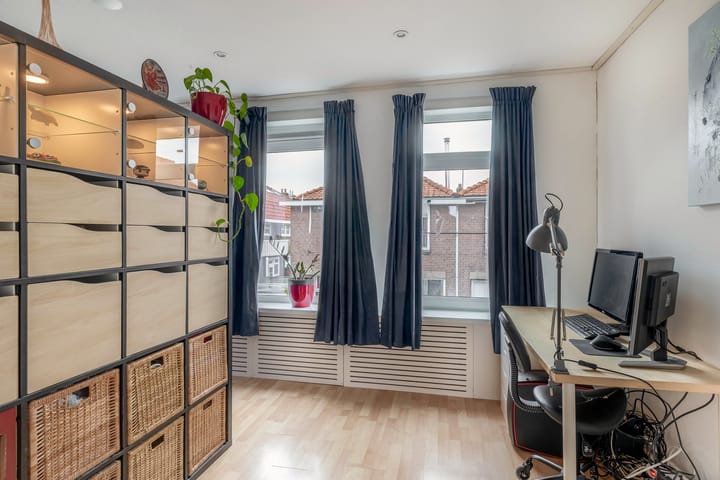 Photo 19 of F.W. Reitzstraat 2