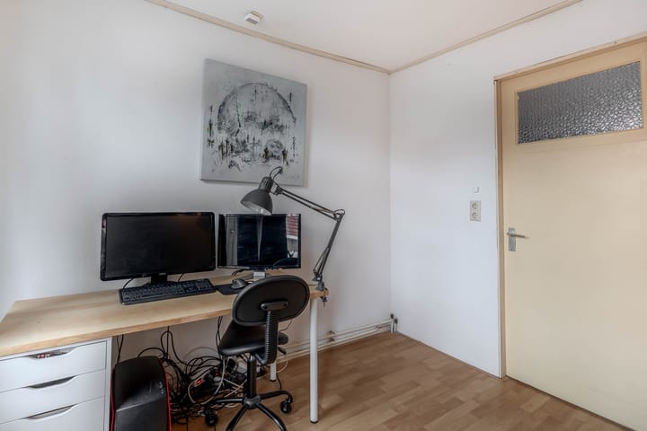 Photo 21 of F.W. Reitzstraat 2