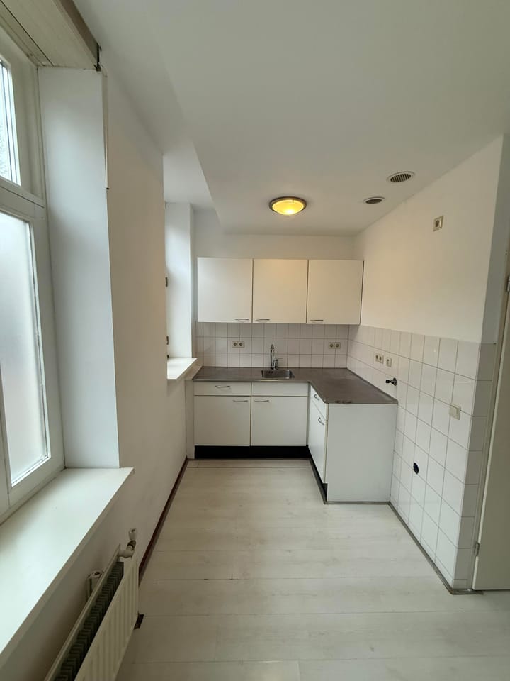 Photo 7 of Strevelsweg 57-A