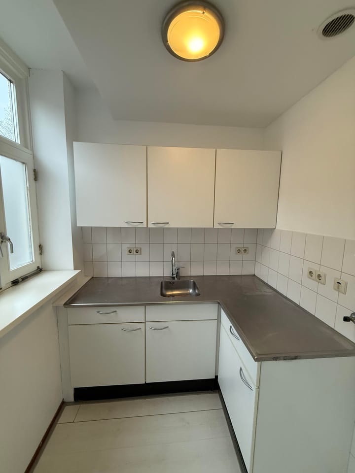 Photo 9 of Strevelsweg 57-A