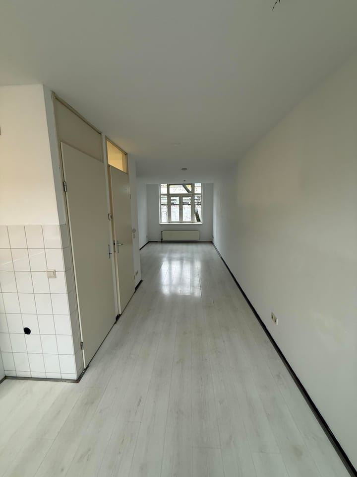 Photo 16 of Strevelsweg 57-A