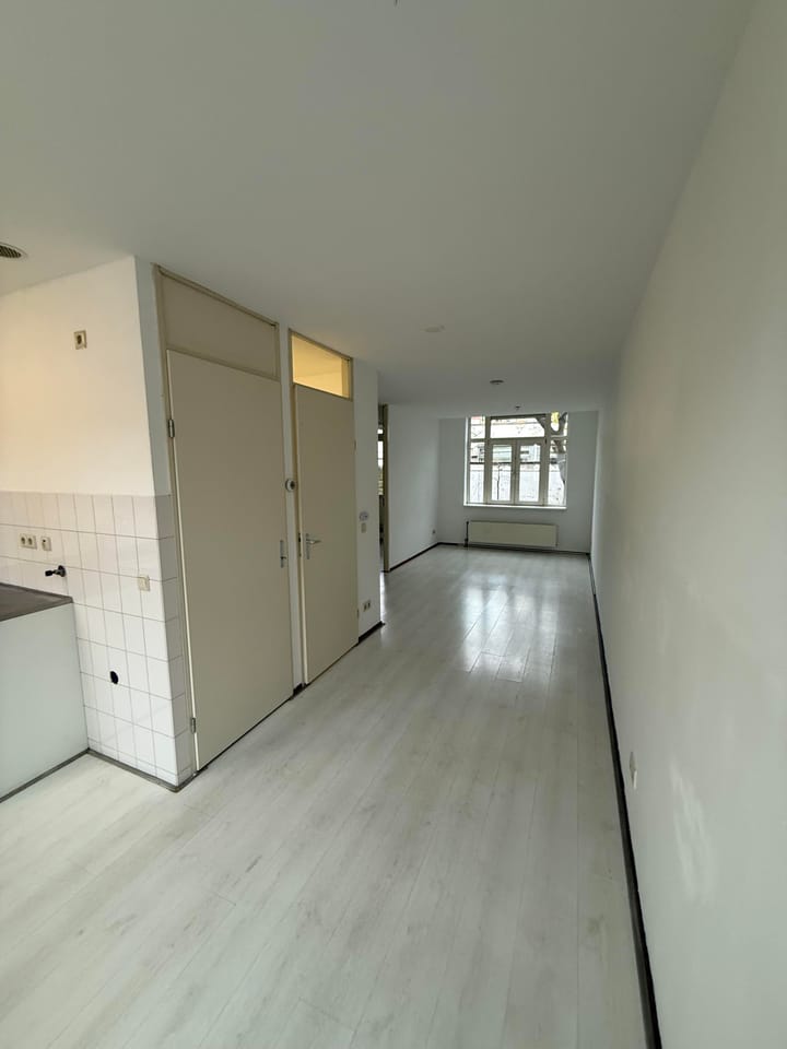 Photo 17 of Strevelsweg 57-A