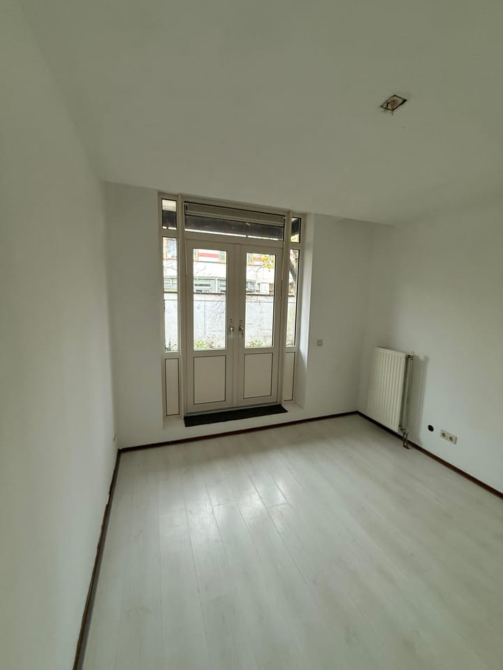 Photo 23 of Strevelsweg 57-A