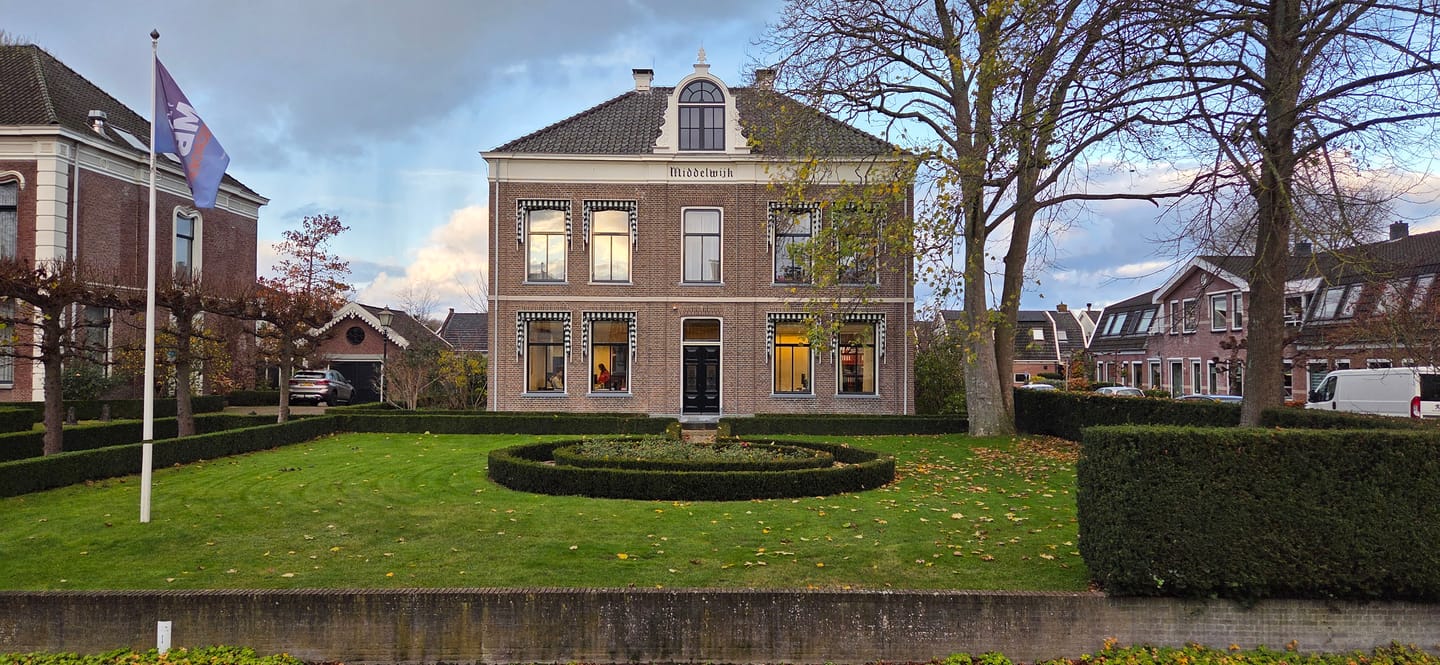 Bekijk foto 1 van Schoolstraat 9