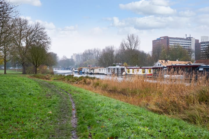 Photo 39 of Adriaan van Bergenstraat 27