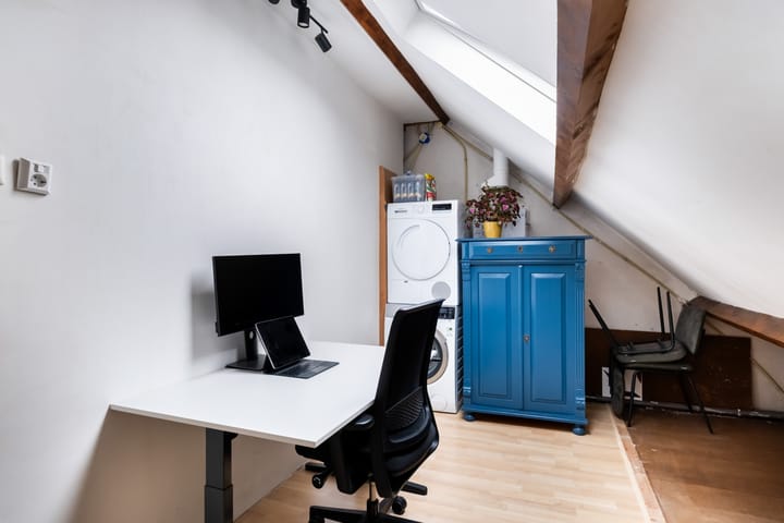 Photo 32 of Adriaan van Bergenstraat 27