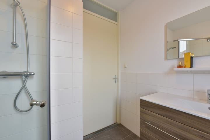 Foto 21 van Klompenmaker 57