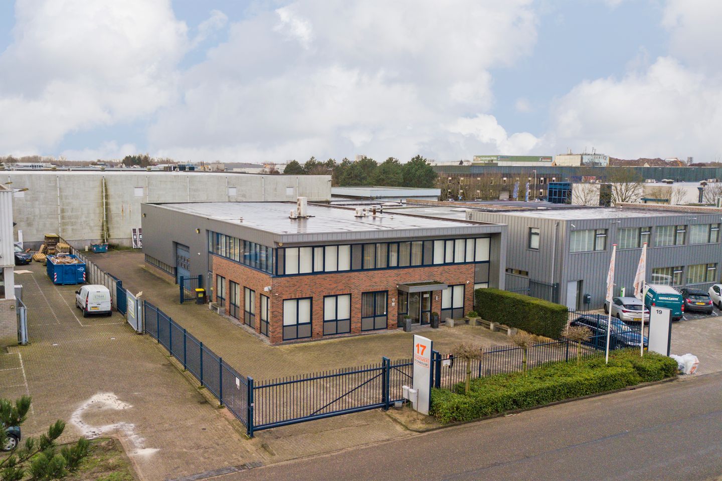 Bekijk foto 1 van Biesland 17