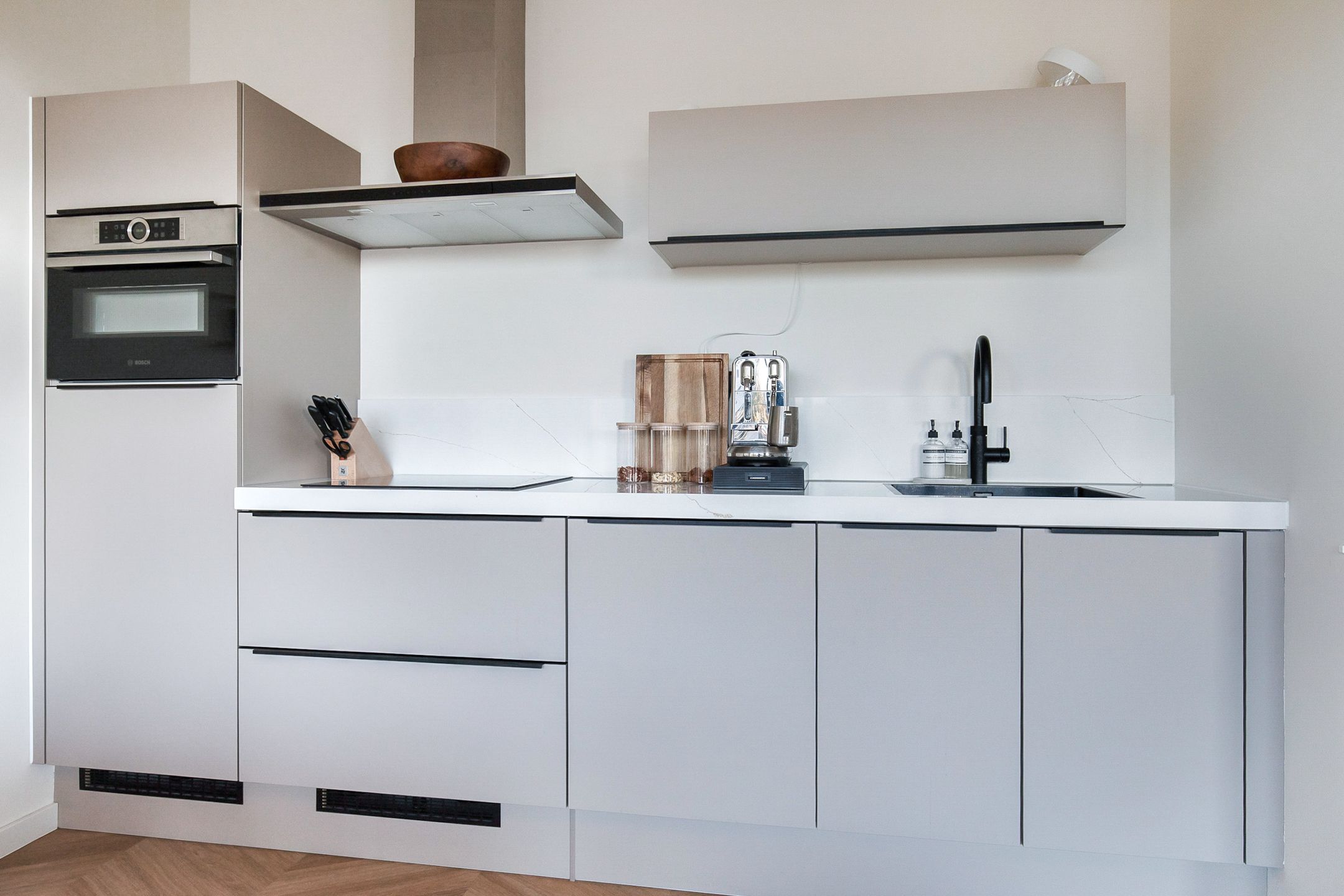 Photo 12 of Mies van der Rohestraat 253