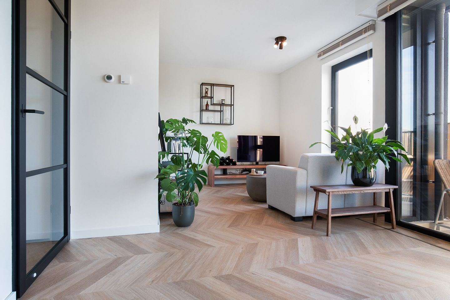 Photo 14 of Mies van der Rohestraat 253