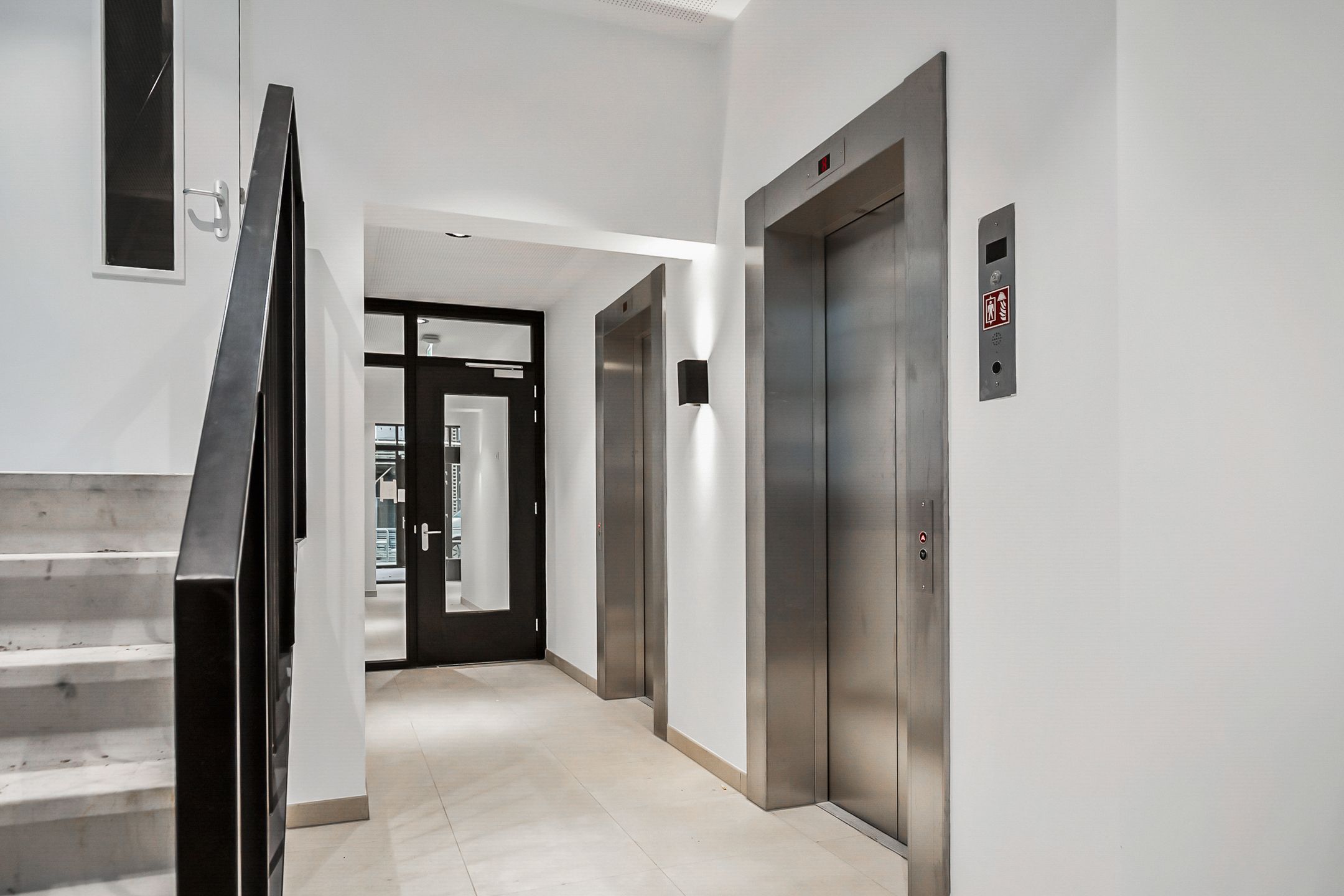 Photo 30 of Mies van der Rohestraat 253