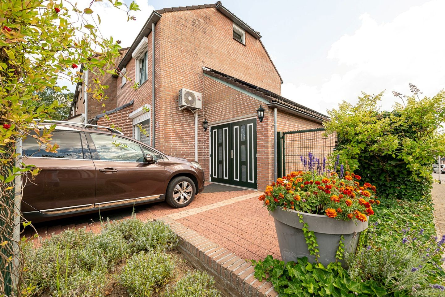 Photo 5 of Hunzestraat 30