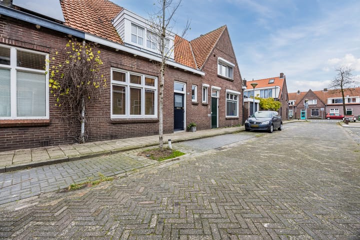 Photo 7 of Azaleastraat 4