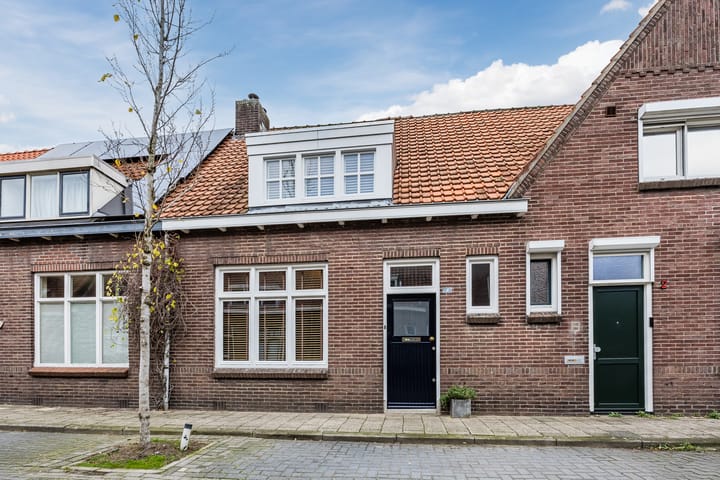 Photo 8 of Azaleastraat 4