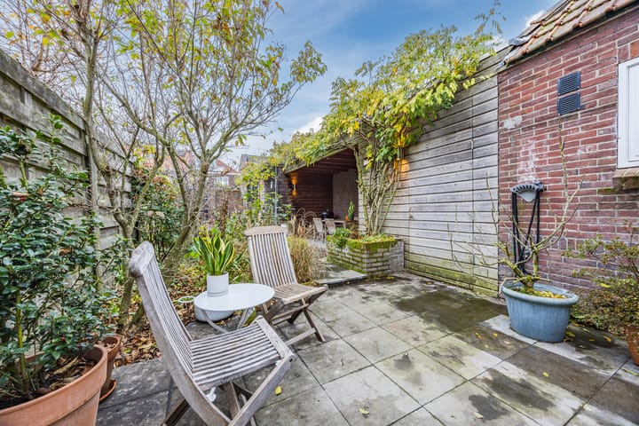 Photo 42 of Azaleastraat 4