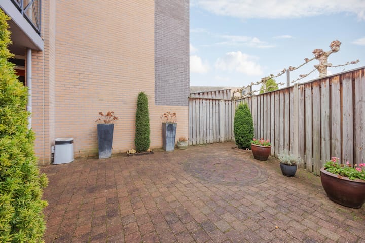 Photo 6 of Helmesstraat 20