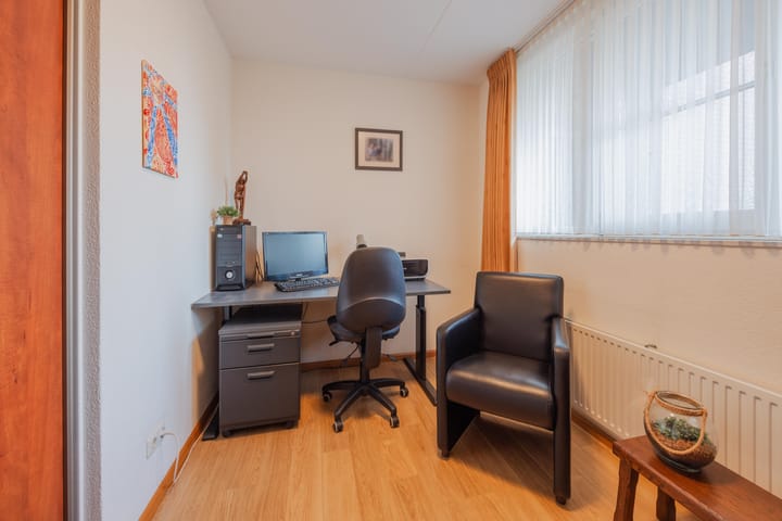 Photo 20 of Helmesstraat 20