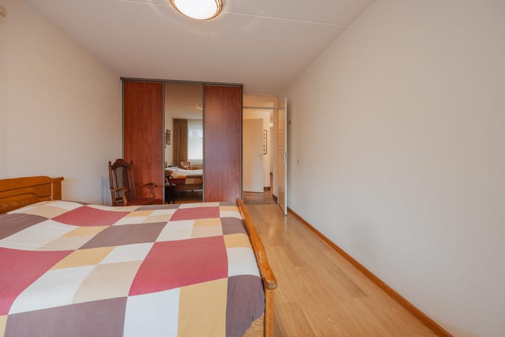 Photo 23 of Helmesstraat 20