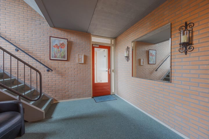 Photo 25 of Helmesstraat 20