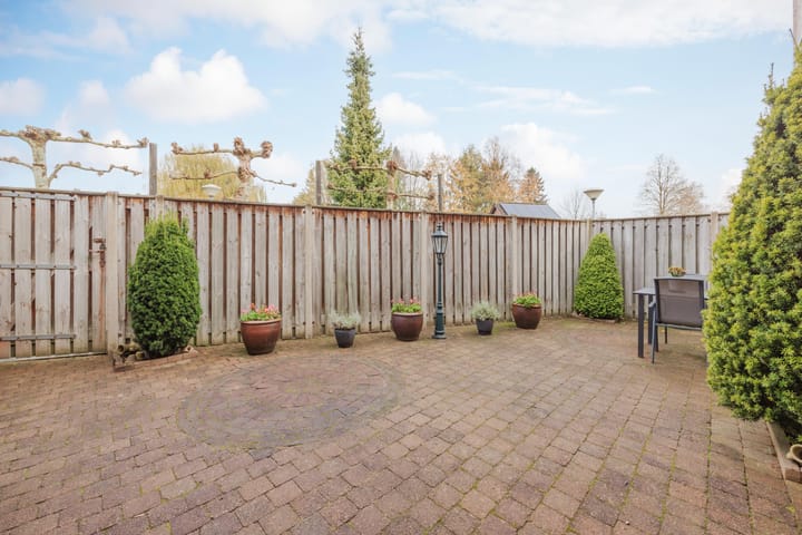 Photo 28 of Helmesstraat 20