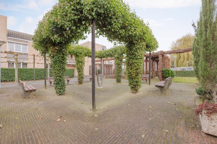 Photo 33 of Helmesstraat 20