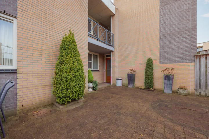 Photo 29 of Helmesstraat 20