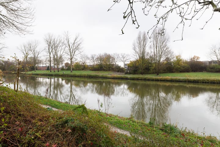 Photo 2 of Zoom 18 27