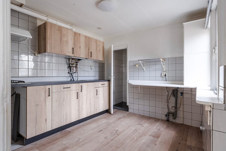 Photo 10 of Prins Hendrikstraat 2-A