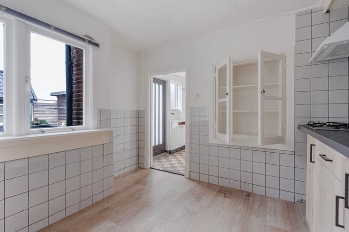 Photo 9 of Prins Hendrikstraat 2-A