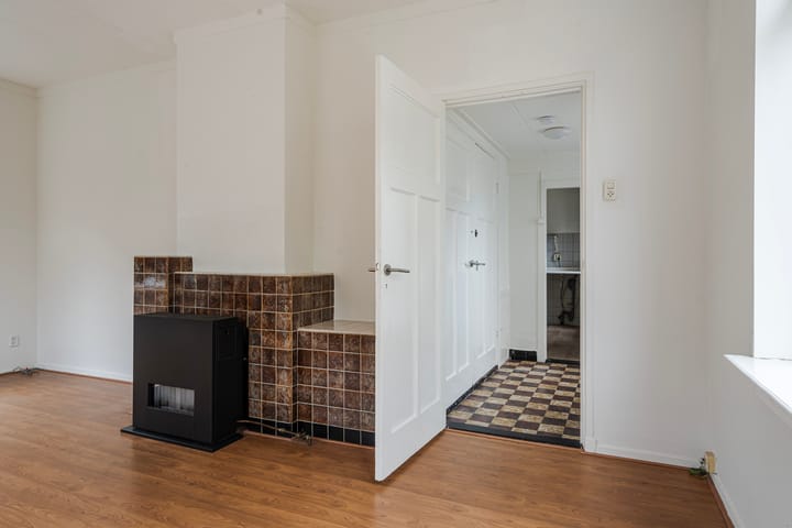 Photo 13 of Prins Hendrikstraat 2-A