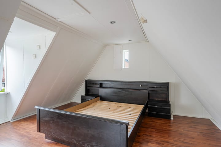 Photo 15 of Prins Hendrikstraat 2-A