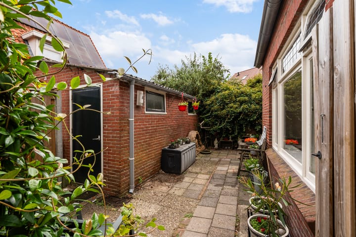 Photo 23 of Prins Hendrikstraat 2-A