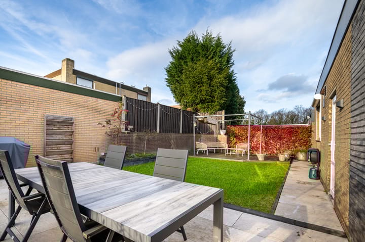 Photo 18 of Jan Vermeerstraat 11