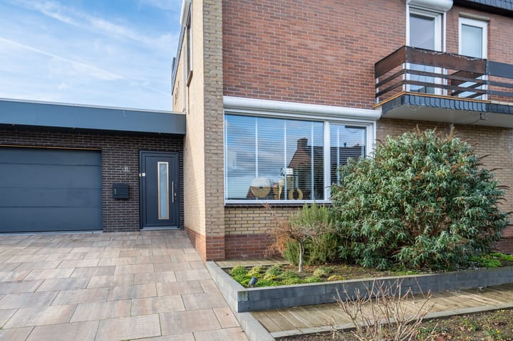 Photo 24 of Jan Vermeerstraat 11